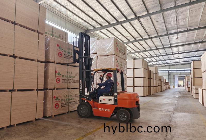 成(cheng)品倉(cang)庫